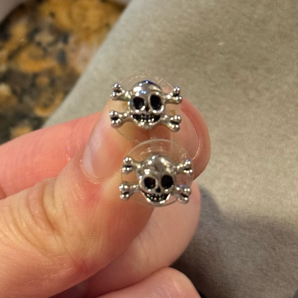 🍉Disney Skull Earrings Sterling Silver